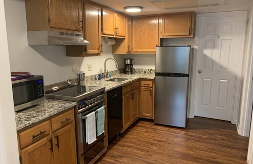 Portsmouth Apartamento | COZY GET AWAY, WALKING DISTANCE TO QUAINT PORTSMOUTH 1BR apartment