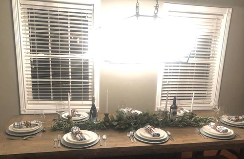 Erie Casa | Cozy Getaway 2BR + Hottub Erie PA Acacia House