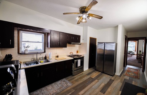 Chicago Apartamento | Cozy Getaway Chicago Oasis in PortagePark 5 BD/ 3BR