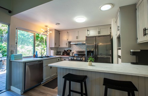 Bay Ho Casa | Cozy Getaway. Fire Pit and Endless Views! 5 Beds