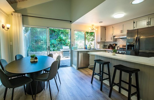 Bay Ho Casa | Cozy Getaway. Fire Pit and Endless Views! 5 Beds