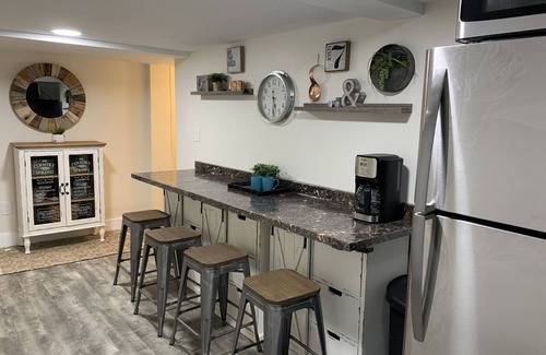 Lakeview Casa | Escapada acogedora para una gran estancia! ¡Ubicación! Apartamento Sótano remodelado