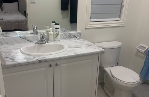 Durham Region Casa | Cozy getaway for a large group. Approximately 4 bedrooms includes basement.