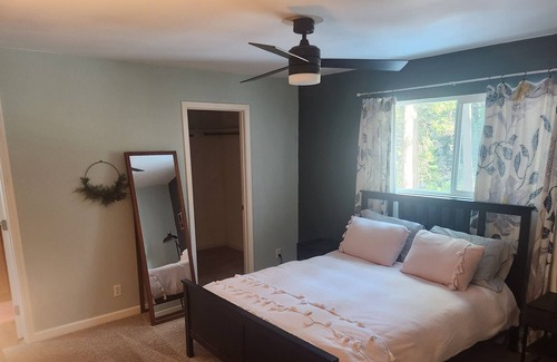 Pollock Pines Casa | Cozy Getaway in the Woods (Dog-friendly!)