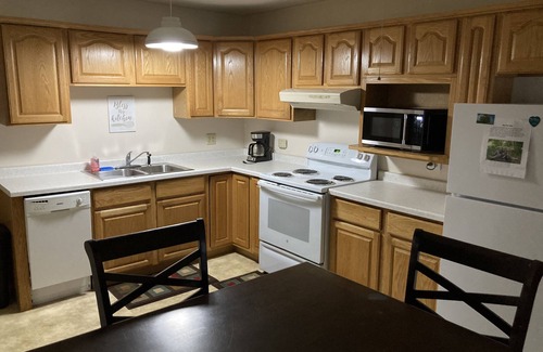 New Lisbon Cabaña | Cozy getaway near Castlerock Lake