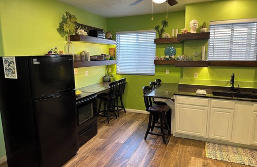 Sioux Falls Casa | Cozy getaway next to downtown Sioux Falls. Full kitchen & everything.