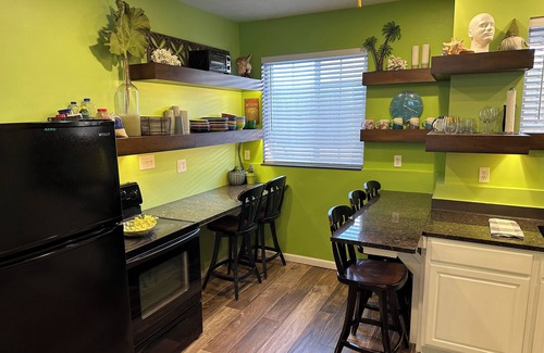 Sioux Falls Casa | Cozy getaway next to downtown Sioux Falls. Full kitchen & everything.