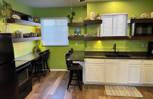 Sioux Falls Casa | Cozy getaway next to downtown Sioux Falls. Full kitchen & everything.