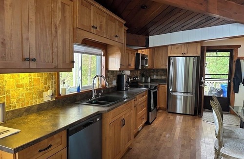 Windermere Cabaña | Cozy Getaway on Three Mile Lake