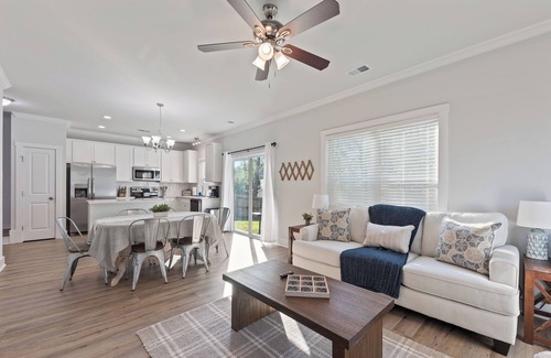 Goose Creek Casa | Cozy Getaway: Spacious Haven for Families & Groups Near Attractions