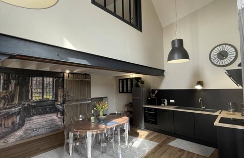 Louchy-Montfand Cabaña | Gîte Contemporáneo con Piscina Climatizada en Louchy-Montfand, Ideal para Familias y Teletrabajo