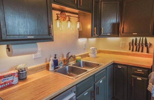 Basye Cabaña | Cozy Golf, Bike, Lake Cottage 3 br/2.5 bth 5 min. Bryce Resort