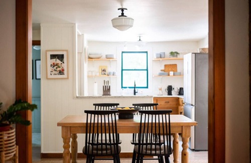 Cedar Cabaña | Cozy Good Harbor Cottage with hot tub & fireplace