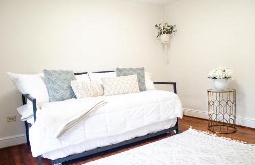 Gordonsville Casa | Cozy Gordonsville Cottage on Main Street