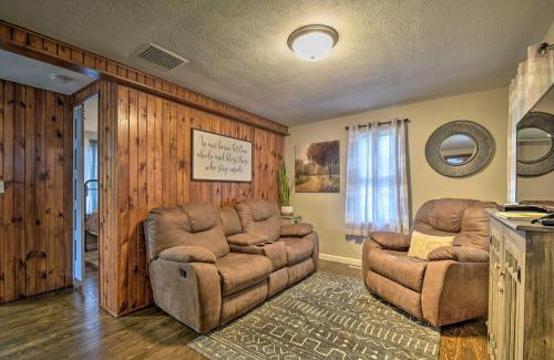Goshen Casa | Cozy Goshen Farmhouse about 9 Mi to Amish Acres