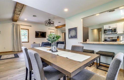 Horton Casa | Cozy Grass Lake Home w/ Patio, Fire Pit & Kayaks!