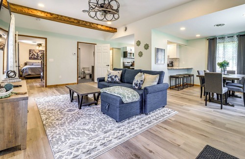 Horton Casa | Cozy Grass Lake Home w/ Patio, Fire Pit & Kayaks!