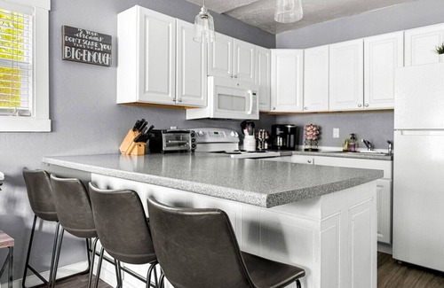 Great Falls Cabaña | Cozy Great Falls Retreat