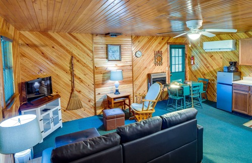 Green Bank Cabina | Cozy Green Bank Cabin ~ 2 Mi to Observatory!