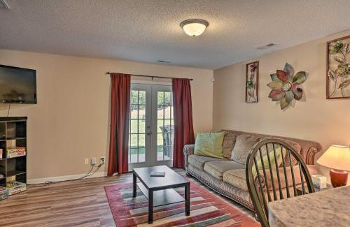 Greensboro Casa | Cozy Greensboro Townhome about 7 Mi to UNC Campus
