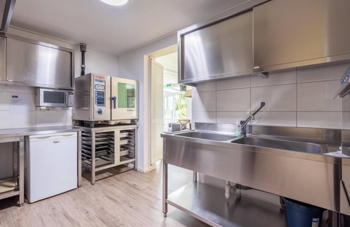 Exloo Casa | Cozy group home with six bathrooms