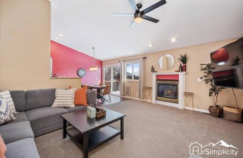 Barnum West Casa | Cozy Group Stay W Fireplace & Backyard