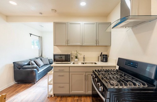 Azusa Casa | Cozy Guest Home! 2bd, 1bath.