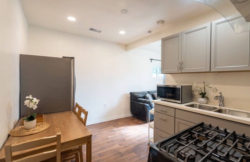 Azusa Casa | Cozy Guest Home! 2bd, 1bath.