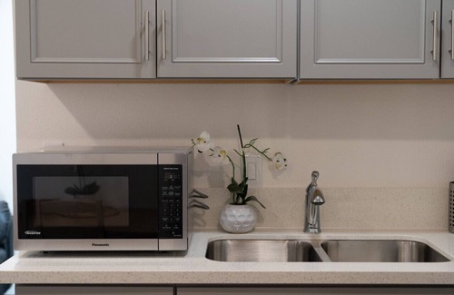 Azusa Casa | Cozy Guest Home! 2bd, 1bath.