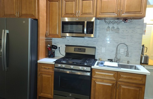 Upland Casa | Cozy Guest Home, Ideally Located, Driveway Parking