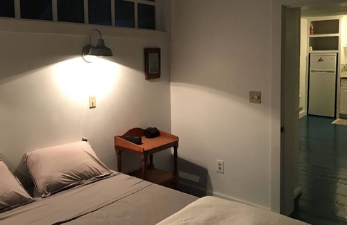 Cushing Cabaña | Cozy Guest House in Midcoast Maine - Dock Access!