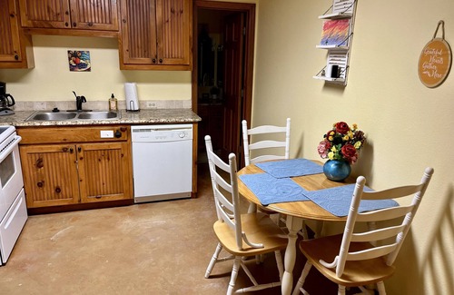 Argyle Casa | Cozy Guest House with Plunge Pool and Outdoor Kitchen!