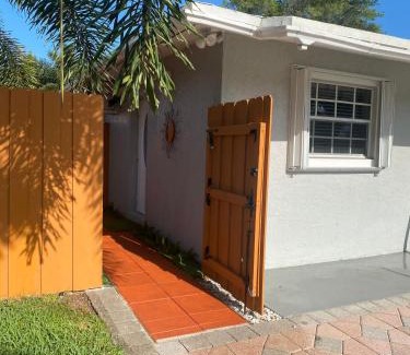 Pompano Beach Casa | Cozy Guest Room