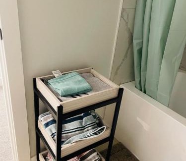 Evanston Casa | Cozy guest suite
