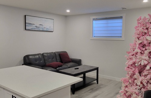Airdrie Apartamento | Cozy Guest suite in Airdrie 2 Queen beds