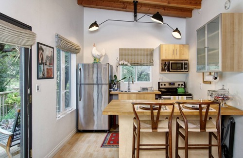 Mount Wilson Cabaña | Cozy guesthouse in an urban nature