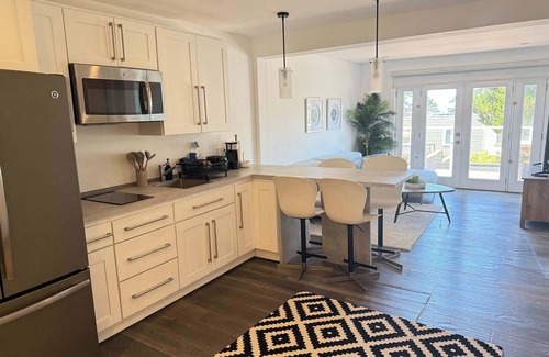 Parkside Casa | Cozy Guesthouse with Modern Appliances & Private Patio