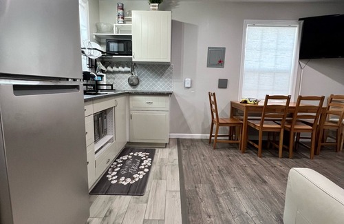 Silver Spring Casa | Cozy Guesthouse w/ free parking, 15 minutes to D.C., Pet Friendly