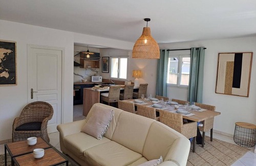 Saint-Jean-de-la-Riviere Cabaña | Casa acogedora cerca de la playa, jardín privado, parking incluido