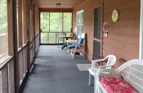 Hiawassee Casa | Cozy Hiawassee Cabin - 4 Mi to Lake Chatuge!