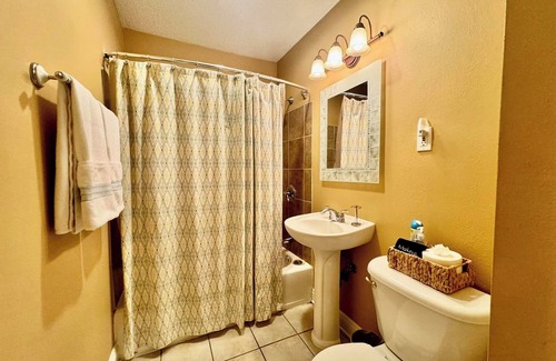Arabi Casa | Cozy Hidden Gem 2-bedroom townhome in Historic Old Arabi