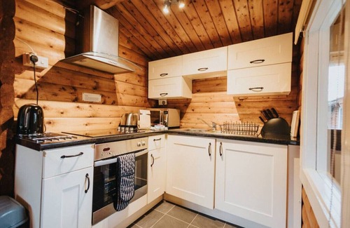 Bronaber Cabina | Cozy Hideway in Rural Mid Wales