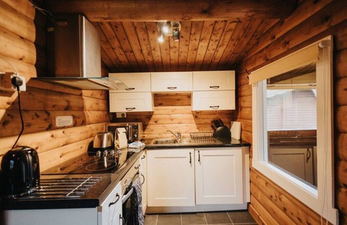 Bronaber Cabina | Cozy Hideway in Rural Mid Wales
