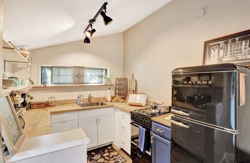High Springs Casa | Cozy High Springs Retreat Near Blue Springs, Renovated Pet-Friendly Backyard!