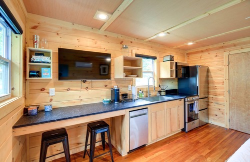 Damascus Apartamento | Cozy Hiker's Hideaway: Steps From Creeper Trail!