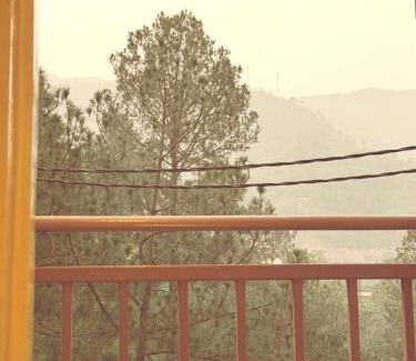 Solan Apartamento | Cozy hill view solan