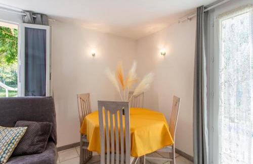 Berre-des-Alpes Casa | Cozy Hillside Escape in Berre