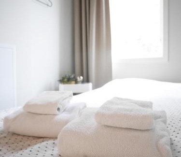 Undenas Casa | Cozy Hilltop Cottage With Fantastic View