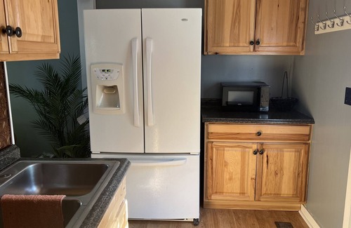 Alanson Cabina | Cozy Hilly Hideaway Cabin near Petoskey, Boyne Falls, Harbor Springs
