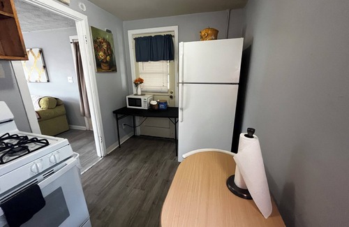 Valdosta Apartamento | Cozy Historic 1-bedroom apartment in Valdosta near SGMC, VSU, and Moody.